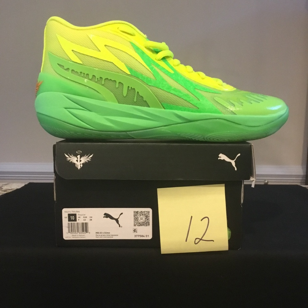 Rare Mele ball 2 Nickelodeon slime
Sneakers!!! Get em before they are gone!!!